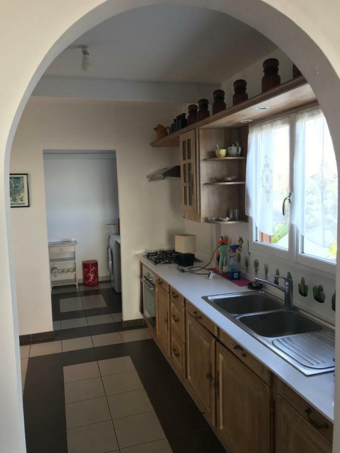 Case Creole Traditionnelle A Ossature Et Charpente Bois Petite Île 外观 照片